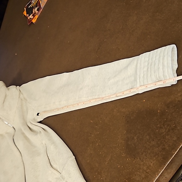 Lululemon jacket womens size 10 - Picture 3 of 4